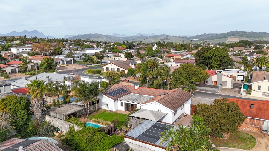 4 Bedroom Property for Sale in Protea Heights Western Cape